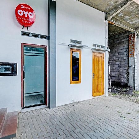 Oyo 90325 Pondok Dnayu Syariah Jarakan Zewnętrze zdjęcie